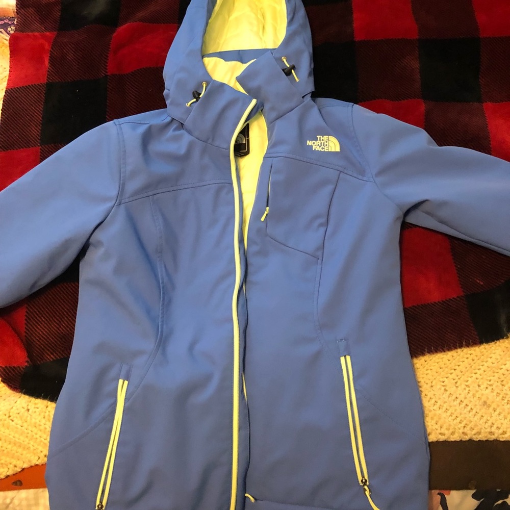 Women’s North face hooded elevation jacket